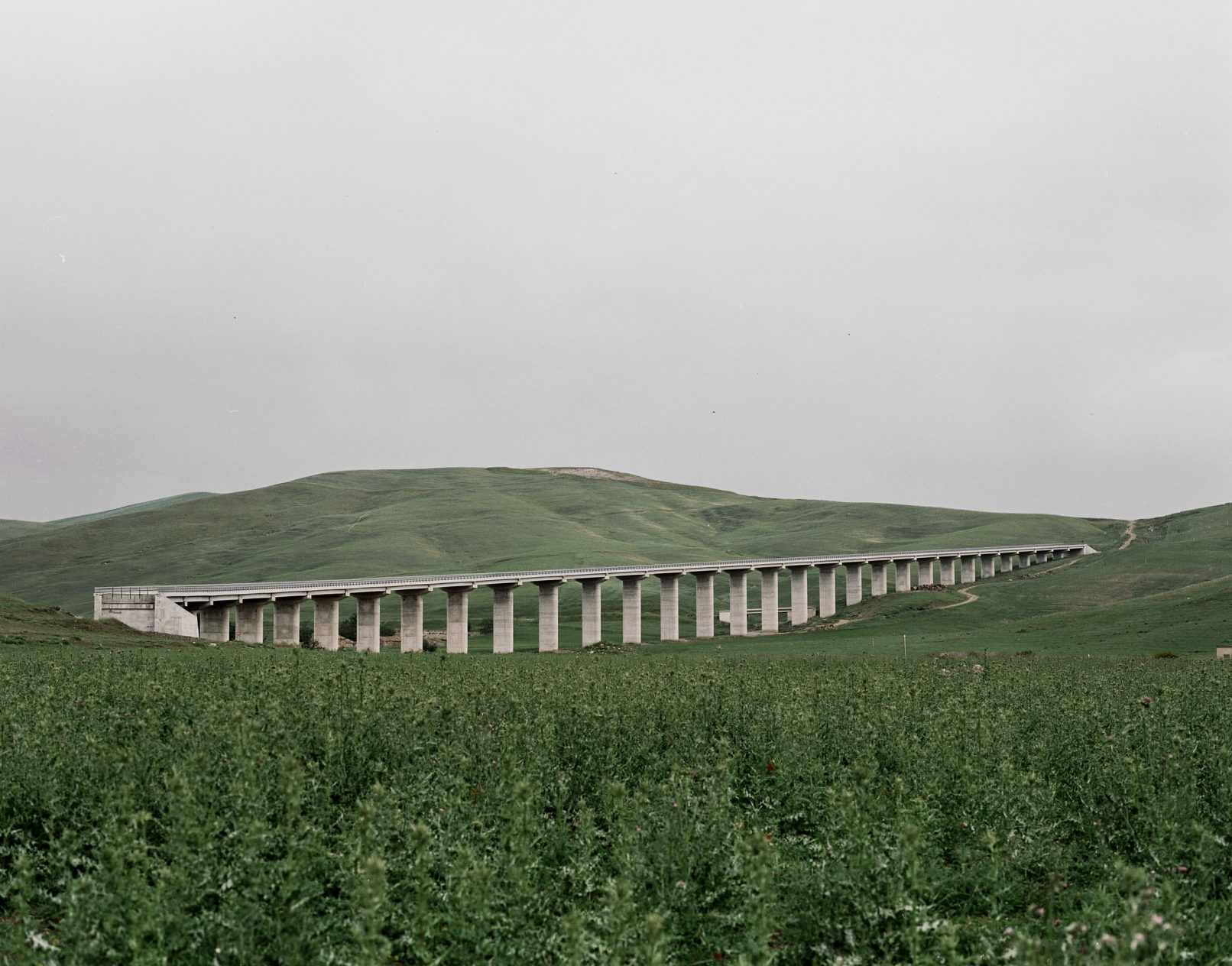 Aufnahme Serie "Mensch und Natur": Motiv Brücke in Sizilien